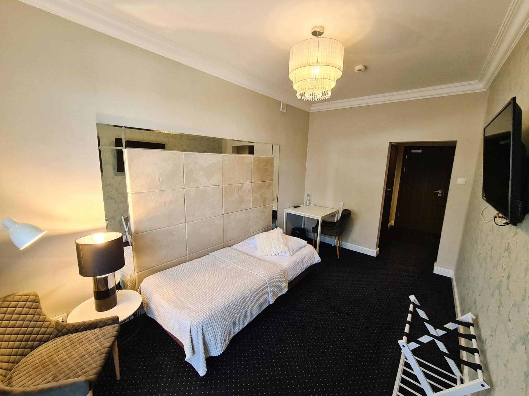 Hotel Kurpia Arte Nowogrod Luaran gambar