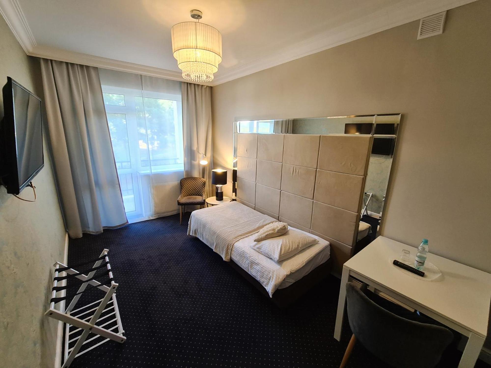 Hotel Kurpia Arte Nowogrod Luaran gambar