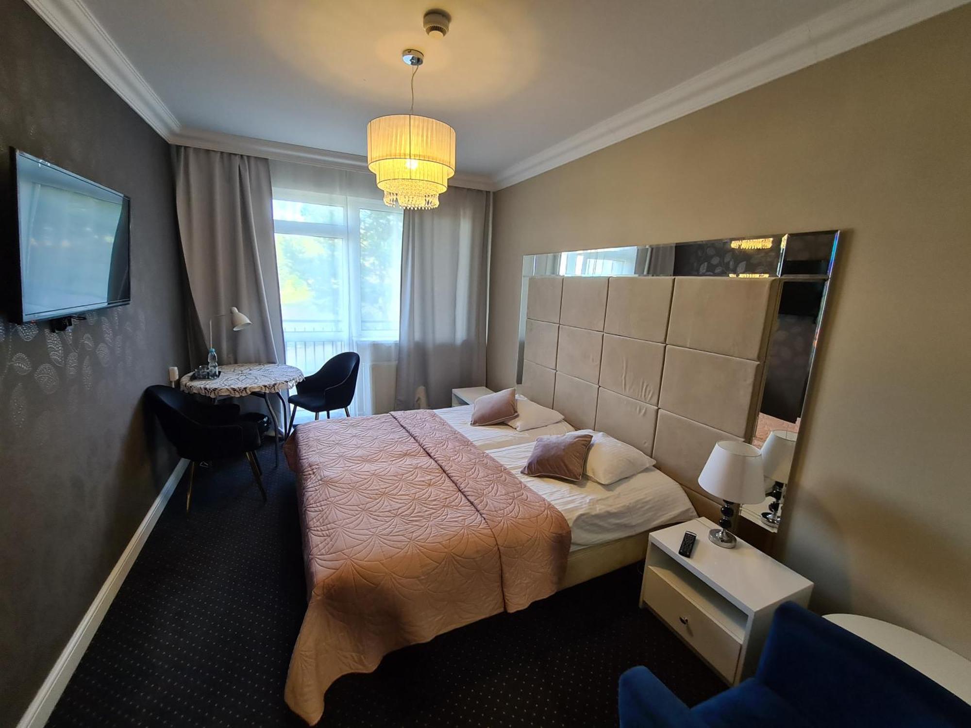 Hotel Kurpia Arte Nowogrod Luaran gambar