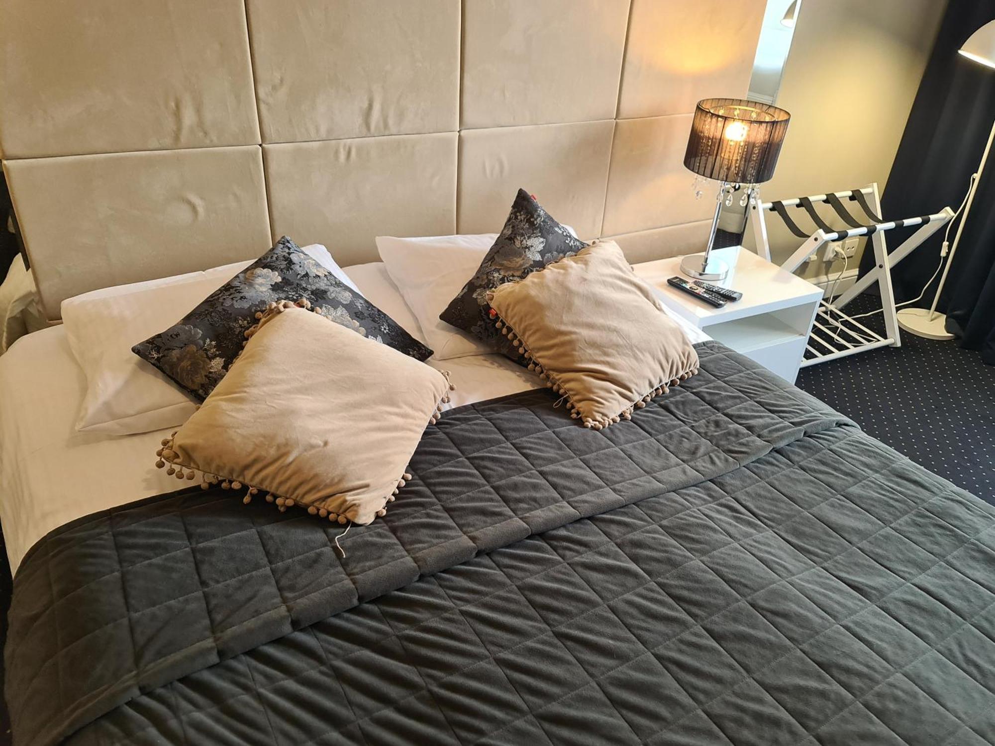 Hotel Kurpia Arte Nowogrod Luaran gambar