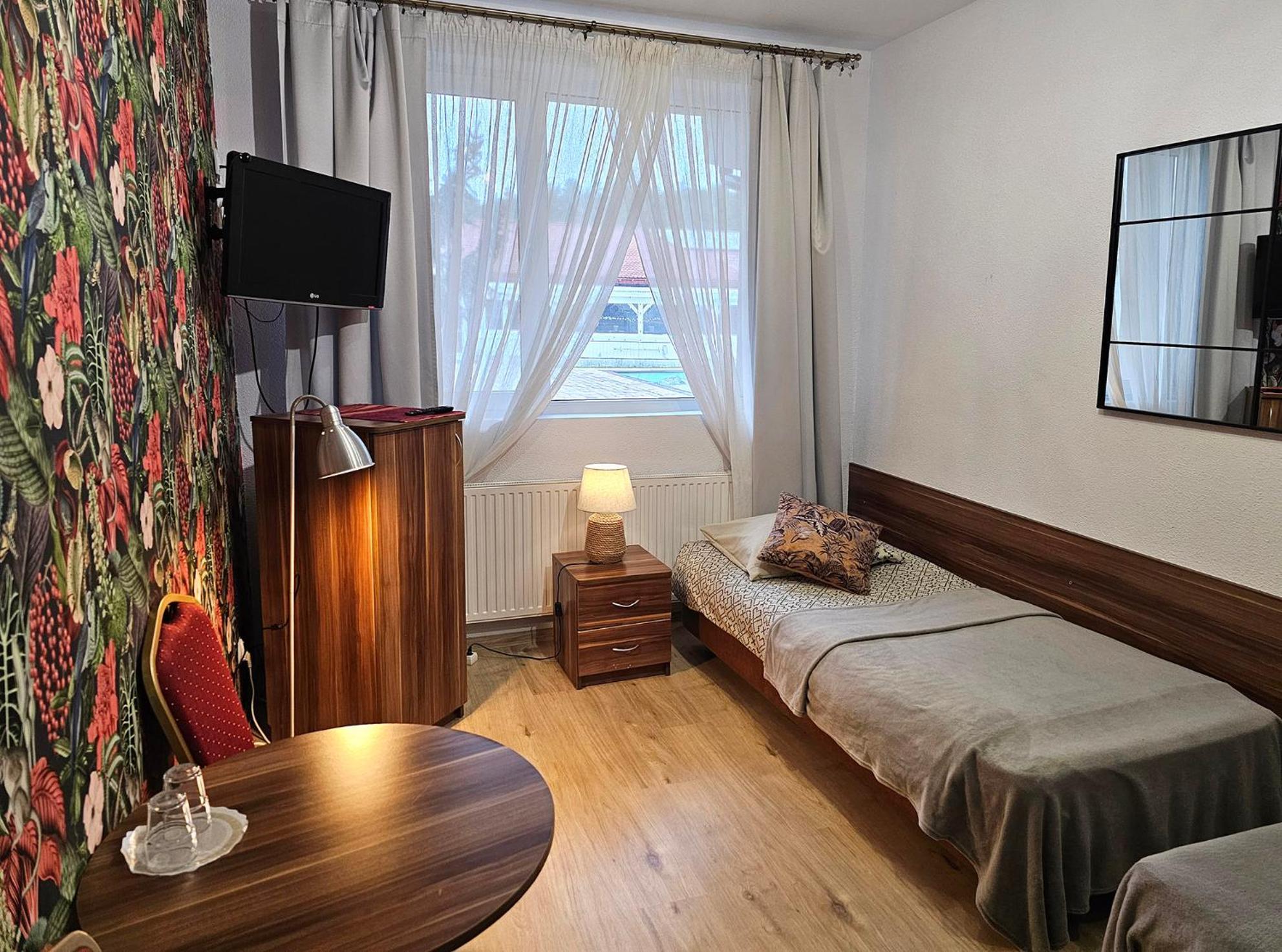 Hotel Kurpia Arte Nowogrod Luaran gambar