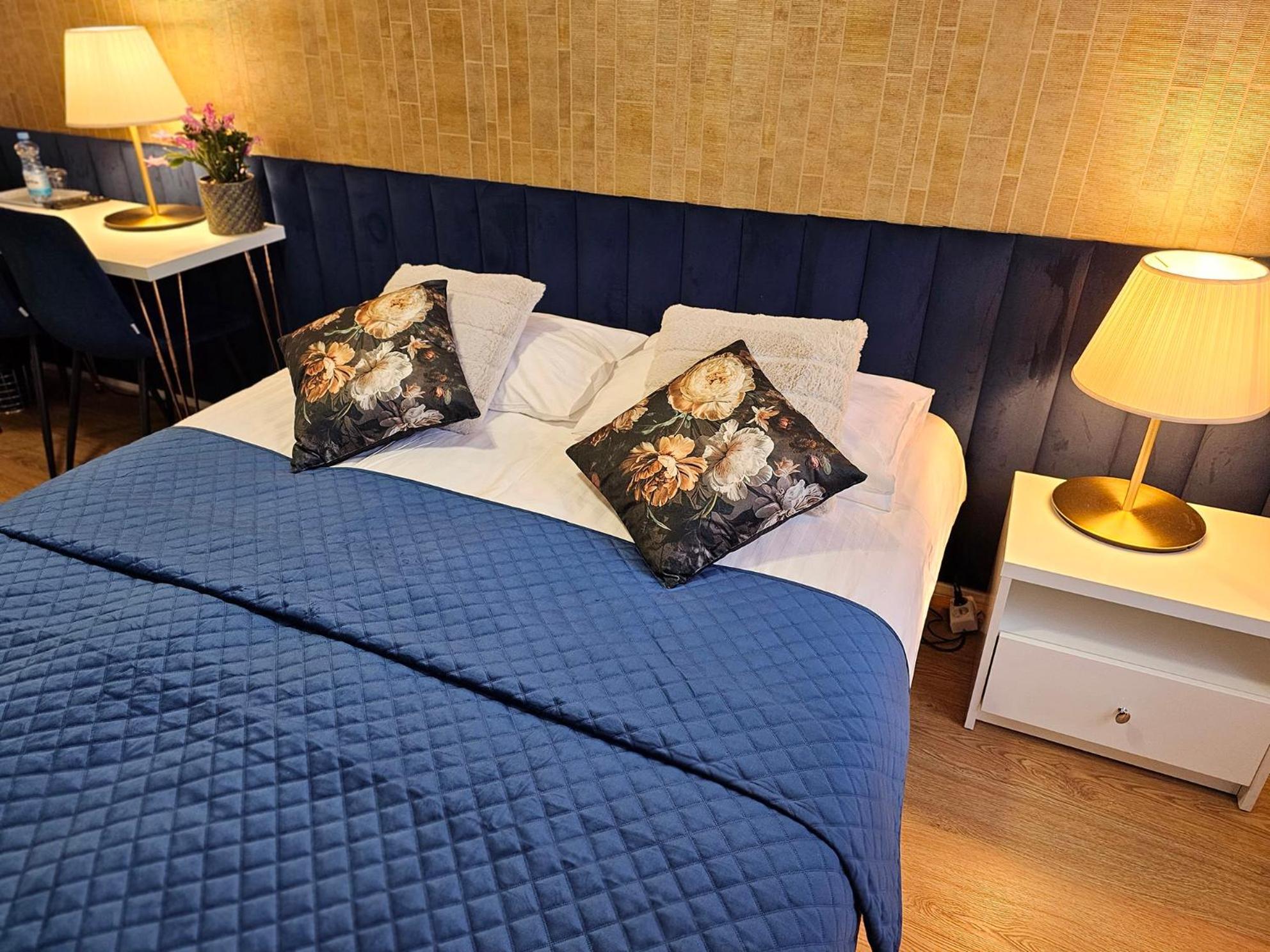Hotel Kurpia Arte Nowogrod Luaran gambar